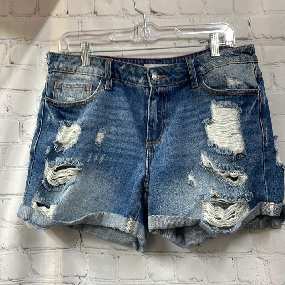 Cello destructive distressed cuffed size large denim shorts